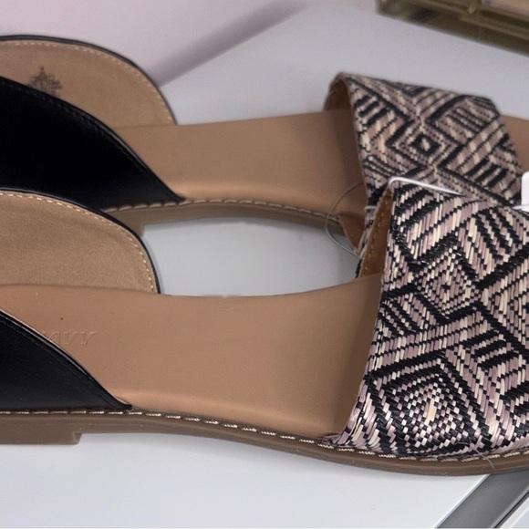 Old Navy Women’s Woven Slide Sandals Size 8 Neutral Boho Flats NWT - Picture 2 of 3